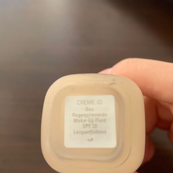 LAMER FOUNDATION - Picture 2 of 2